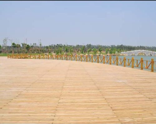 木地板平台哪家好